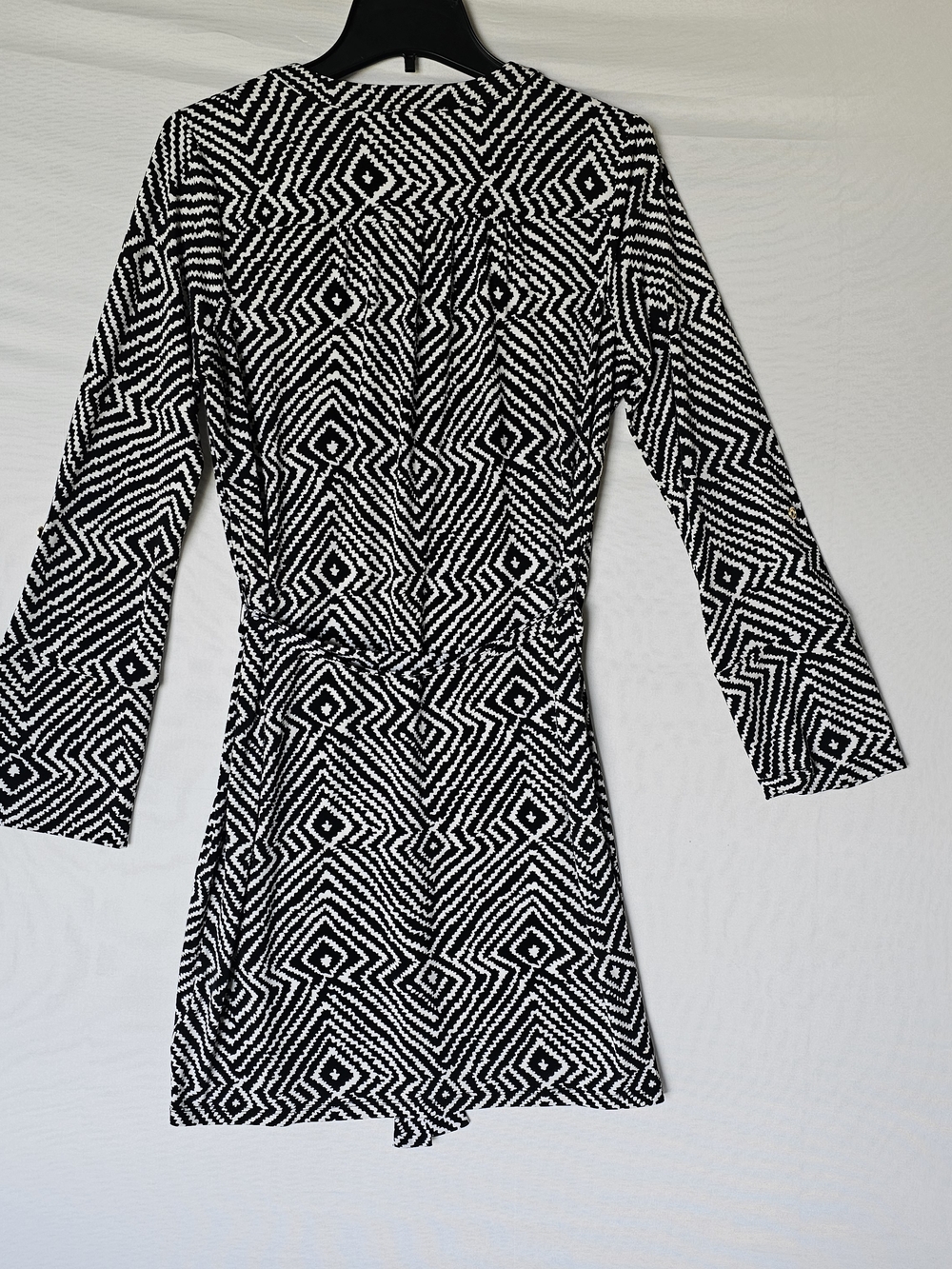 MICHAEL Michael Kors Black and White Geometric Lace-Up Long Sleeve Dress - Picture 14 of 16